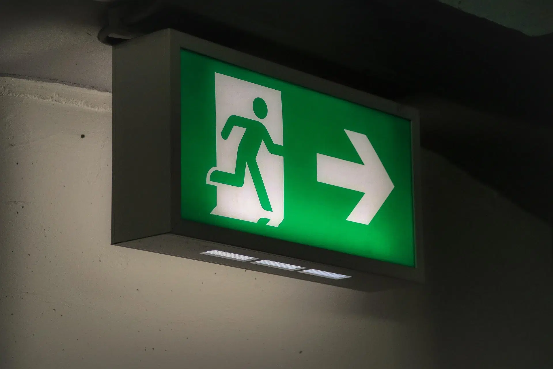 l'urgence systémique de déconnexion numérique.